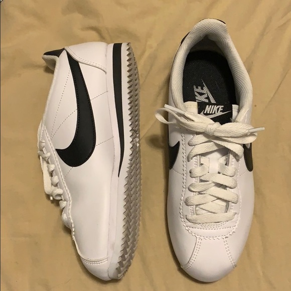 nike cortez inside